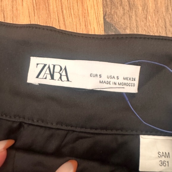 Zara Metallalic Thread mini skirt - Picture 6 of 6